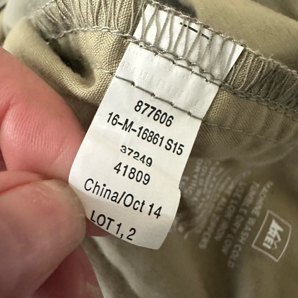 REI Mens size 40x32 Tan Beige Khaki Nylon Outdoor Hiking Gorpcore Pants - Picture 10 of 10